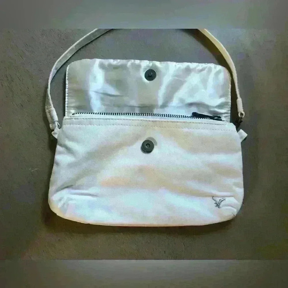 two vintage American Eagle and Avon bags. - Picture 4 of 13